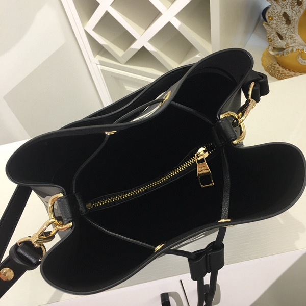 ルイヴィトンバッグ着用イメージ